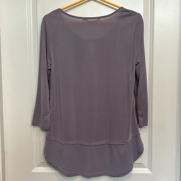 Soft Surroundings Beckett Keyhole Long Sleeve Top Size S
Model/poly MAKE OFFER - Picture 6 of 6